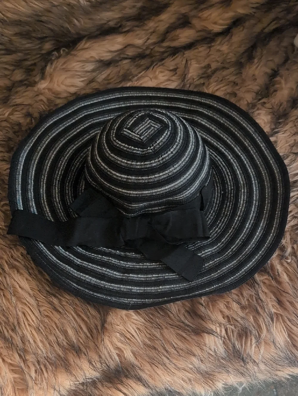 Vintage Wide Brim Floppy Straw Beach Hat - Picture 2 of 6